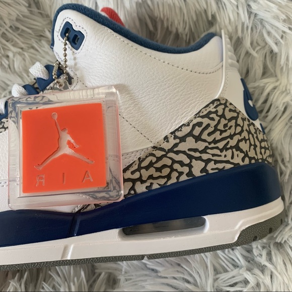 US13 - 2016 Jordan 5 "True Blue" w/OG box - Pre-owned (9.9 / 10 condition) - Picture 8 of 8